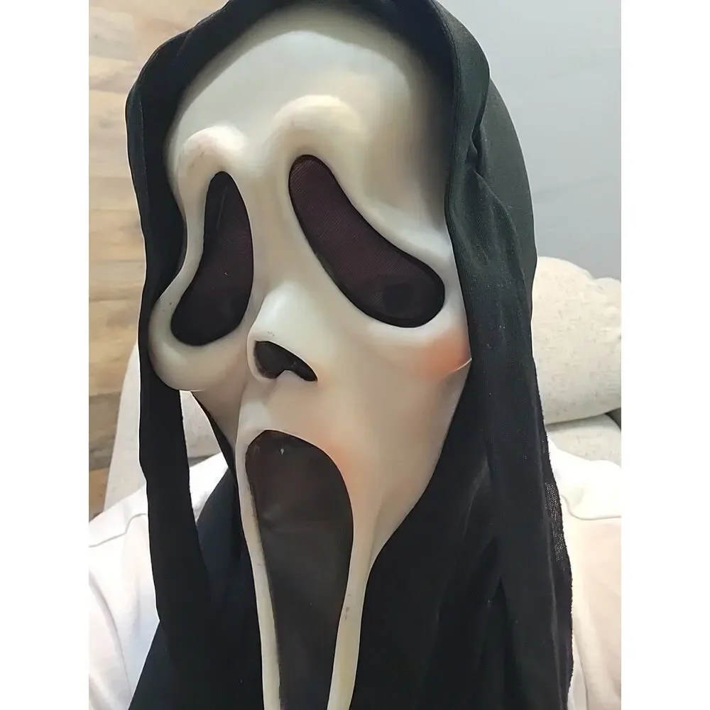 Easter Unlimited INC Made in China SCREAM Halloween Mask Retro Costume